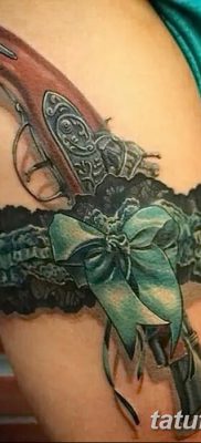 fotó harisnyakötő tetoválásról, kelt 2017. 03. 09. 217. sz. - Harisnyakötő tetoválás -