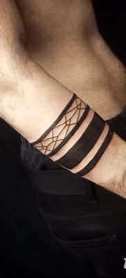 fotó tetoválás egyenes vonal (csík) 2017.08.11 -től №005 - Egyenes vonalú tetoválás