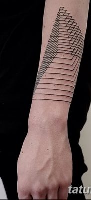 fotó tetoválás egyenes vonal (szalag) kelt 2017.08.11. №028 - Egyenes vonalú tetoválás