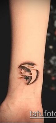 fotó a félhold tetoválásról (jelentése) - egy példa egy érdekes tetoválás -tervezésre - 048