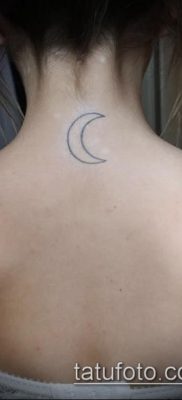 fotó egy félhold tetoválásról (jelentése) - egy példa egy érdekes tetoválási tervre - 044