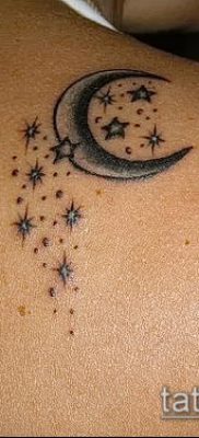 fotó a félhold tetoválásról (jelentése) - példa egy érdekes tetoválási tervre - 040