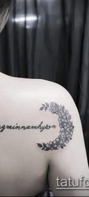 fotó a félhold tetoválásról (jelentése) - egy példa egy érdekes tetoválásra - 035