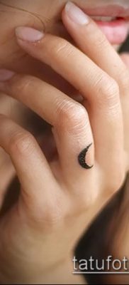 fotó a félhold tetoválásról (érték) - egy példa egy érdekes tetoválás tervezésre - 025