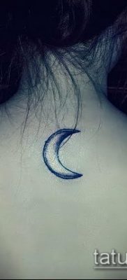 fotó a félhold tetoválásról (jelentése) - egy példa egy érdekes tetoválási tervre - 014