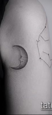 fotó a félhold tetoválásról (jelentése) - példa egy érdekes tetoválási tervre - 007