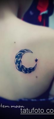 fotó a félhold tetoválásról (jelentése) - egy példa egy érdekes tetoválási tervre - 003