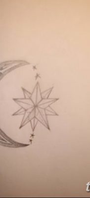 fotó egy félhold hold tetoválásról csillaggal kelt, 2018.06.26. №062 - félhold tetoválás a -