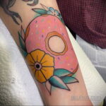 Снимка на татуировка с поничка 22.11.2020 №188 -donut татуировка-