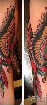 фото пример за татуировка на папагал за статия за значението на татуировка с папагал - 47