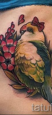 фото пример за татуировка на папагал за статия за значението на татуировка с папагал - 41