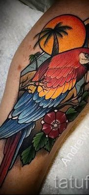 фото пример за татуировка на папагал за статия за значението на татуировка с папагал - 40
