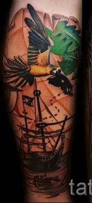 фото пример за татуировка на папагал за статия за значението на татуировка с папагал - 35