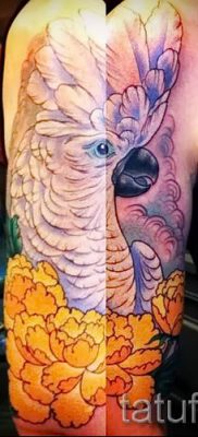 фото пример за татуировка на папагал за статия за значението на татуировка с папагал - 34