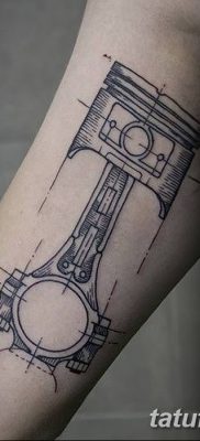 fotó egy dugattyús tetoválásról, dátum: 2018.03.02., 004 - tetoválódugattyú -