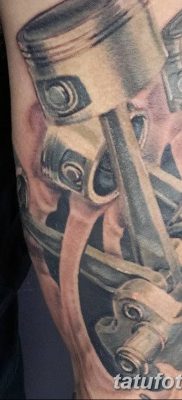 fotó egy dugattyús tetoválásról, 2018. 03. 02. №018 - tetoválódugattyú -