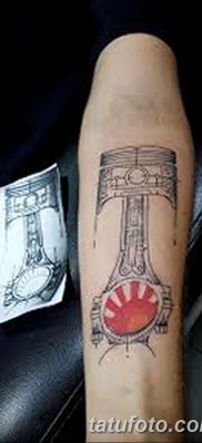 fotó egy dugattyús tetoválásról, 2018. 03. 02. №030 - tetoválódugattyú -