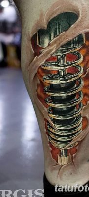 fotó egy dugattyús tetoválásról, 2018. 03. 02. №038 - tetoválódugattyú -