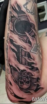 fotó egy dugattyús tetoválásról, 2018. 03. 02. №039 - tetoválódugattyú -