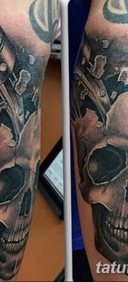 fotó egy dugattyús tetoválásról, 2018. 03. 02. №042 - tetoválódugattyú -