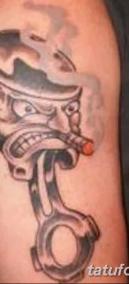 fotó egy dugattyús tetoválásról, 2018. 03. 02. №043 - tetoválódugattyú -