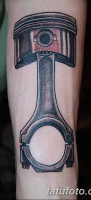 fotó egy dugattyús tetoválásról, 2018. 03. 02. №047 - tetoválódugattyú -