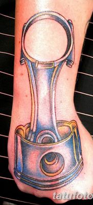 fotó egy dugattyús tetoválásról, 2018. 03. 02. №050 - tetoválódugattyú -