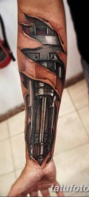 fotó egy dugattyús tetoválásról, 2018. 03. 02. №056 - tetoválódugattyú -