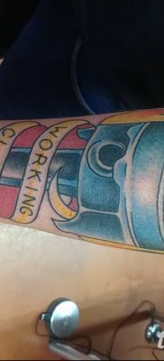 fotó egy dugattyús tetoválásról, 2018. 03. 02. №058 - tetoválódugattyú -