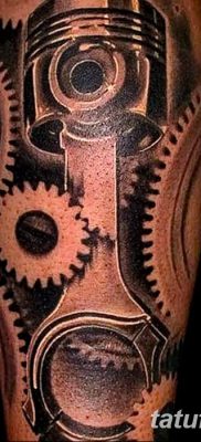 fotó egy dugattyús tetoválásról, 2018. 03. 02. №064 - tetoválódugattyú -