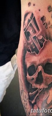 fotó egy dugattyús tetoválásról, kelt 2018. 03. 02. №071 - tetoválódugattyú -