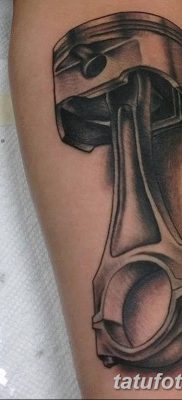 fotó egy dugattyús tetoválásról, 2018. 03. 02. №073 - tetoválódugattyú -