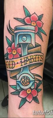 fotó egy dugattyús tetoválásról, 2018. 03. 02. №077 - tetoválódugattyú -