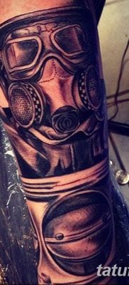 fotó egy tetováló gázálarcról, kelt 2017.08.08. 157. szám - Tetováló gázálarc_