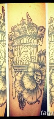 fotó madár és ketrec tetoválásról, kelt 2017. 08. 16 -án №046 - Tetovált madár és ketrec_