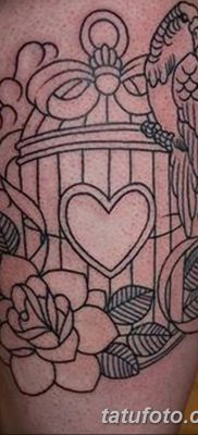 fotó a madár és a ketrec tetoválásáról, kelt 2017. 08. 16 -án №054 - Tetovált madár és ketrec_