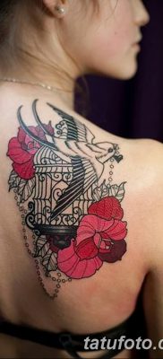 fotó a madár és ketrec tetoválásról, 2017. 08. 16 -án №066 - Tetovált madár és ketrec_