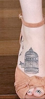 fotó madár és ketrec tetoválás kelt 2017.08.16. №082 - Tetovált madár és ketrec_