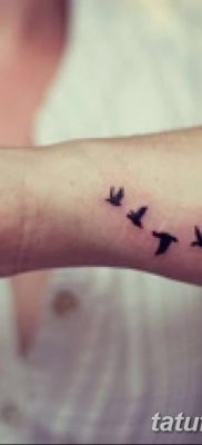Fotó madártetoválásról a csuklón 2018.08.17. №116 - madár tetoválása a csuklón -