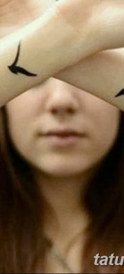 Fotó madártetoválásról a csuklón 2018.08.17. №136 - madár tetoválása a csuklón -