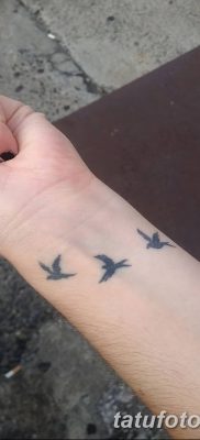 Fotó madártetoválásról a csuklón 2018.08.17. №151 - madár tetoválása a csuklón -
