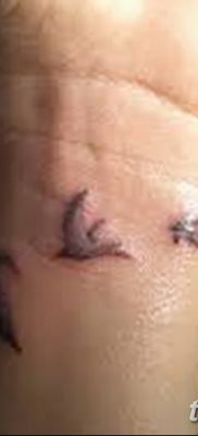 Fotó madártetoválásról a csuklón 2018.08.17. №166 - madár tetoválása a csuklón -