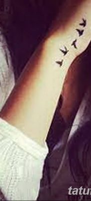 Fotó madártetoválásról a csuklón 2018.08.17. №178 - madár tetoválása a csuklón -