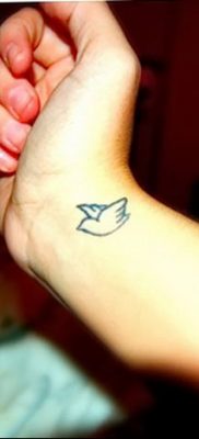 Fotó madártetoválásról a csuklón 2018.08.17. 205 - madár tetoválása a csuklón -