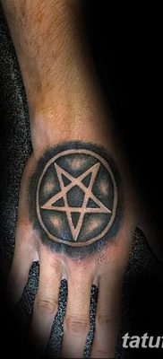 fotó az ötágú csillag tetoválásról, kelt 03/03/2018 №047 -tetoválás ötágú csillag -