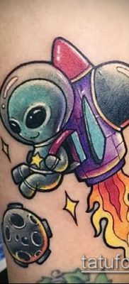 Fotó egy rakéta tetoválásról - 18072017 - példa - 077 Tetováló rakéta