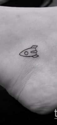 Fotó egy rakéta tetoválásról - 18072017 - példa - 091 Tetováló rakéta