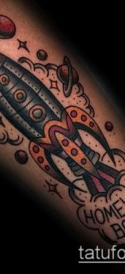 Fénykép egy rakéta tetoválásról - 18072017 - példa - 102 Tattoo rakéta