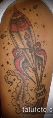 Fénykép egy rakéta tetoválásról - 18072017 - példa - 111 Tattoo rakéta