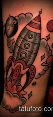 Fénykép egy rakéta tetoválásról - 18072017 - példa - 118 Tattoo rakéta